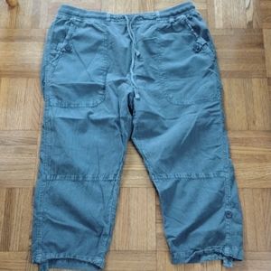 Salem Straits Gray Capris